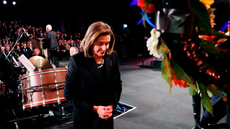 Pelosi anuncia un nuevo proyecto de ley contra el veto migratorio de Trump