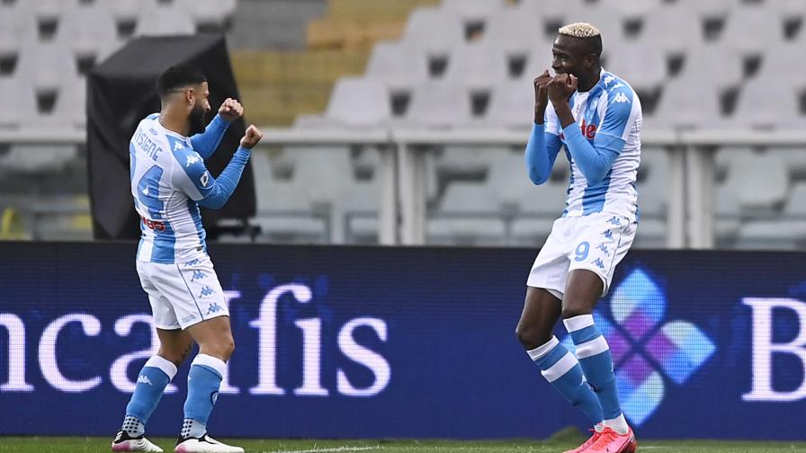 Napoli vence 2-0 a Torino y se coloca en la zona Champions