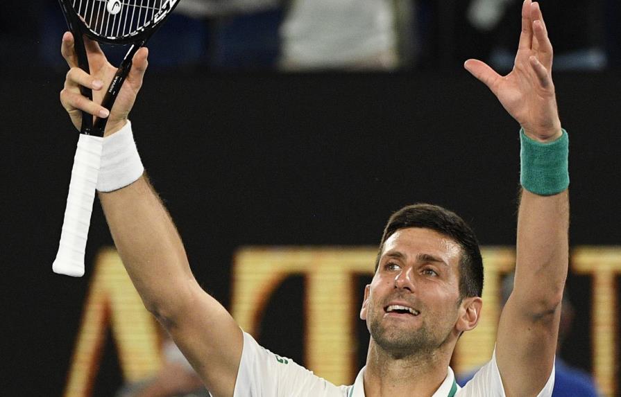 VIDEO | Djokovic derrota a Karatsev y jugará su novena final del Open de Australia