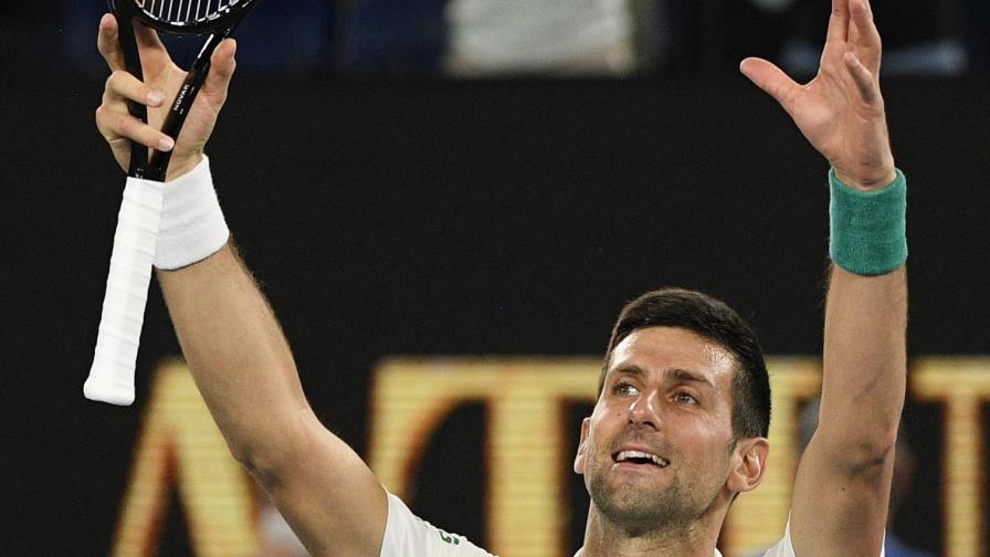 VIDEO | Djokovic derrota a Karatsev y jugará su novena final del Open de Australia