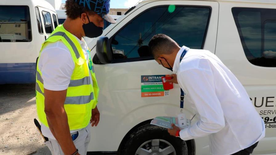 Intrant inicia proceso de rotulación en el transporte privado