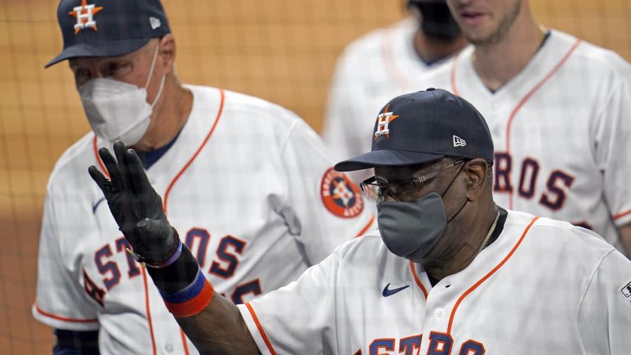 Baker debuta con triunfo al frente de Astros