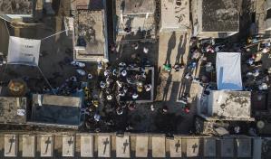 Cientos honran a muertos en festival vudú en Haití