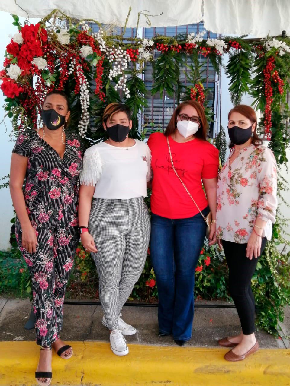 Ivelisse Villegas, Ana Mercy Otáñez, Biocary González y Zonia Tejada.