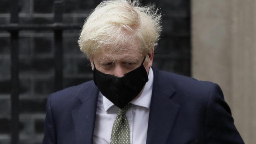 GB: Johnson pide respaldo a segundo cierre contra el virus