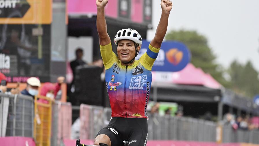 Ecuatoriano Caicedo triunfa en ascenso al Etna del Giro