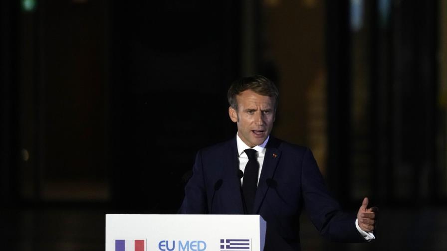 Macron hablará con Biden en medio de crisis por submarinos