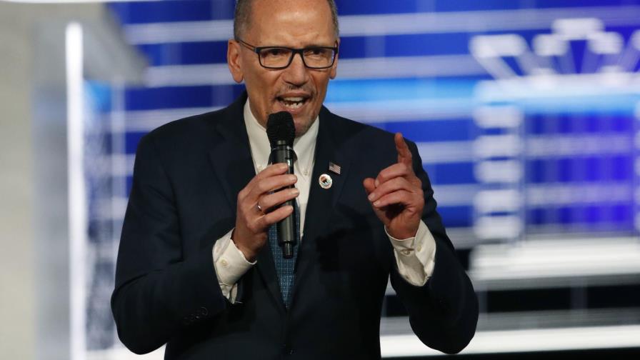 Líder demócrata propone volver a escrutar resultados de Iowa