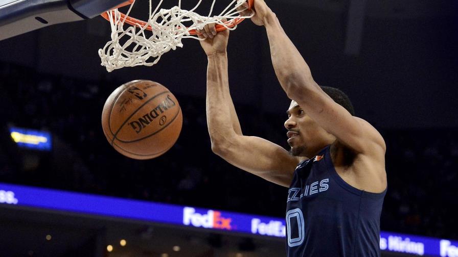 Grizzlies derrotan a Hawks, firmes en 8vo lugar del Oeste
