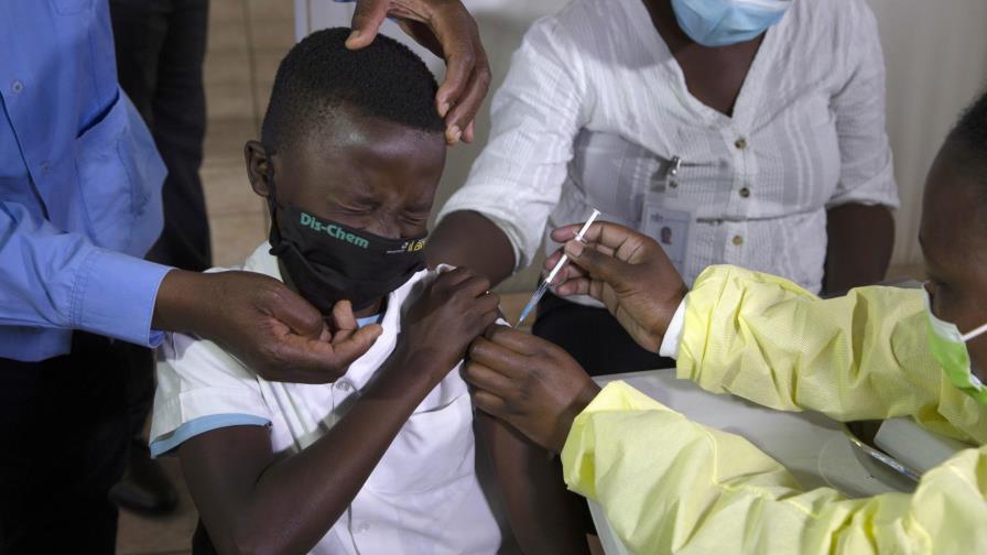 Nueva variante del COVID-19 estremece el mundo: la ómicron