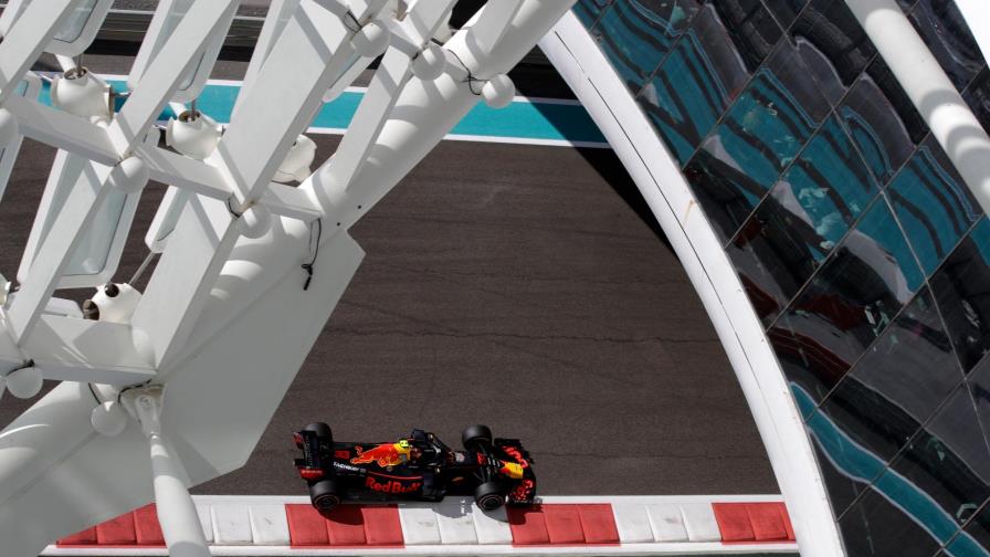 Verstappen, el más rápido en primera práctica de Abu Dabi