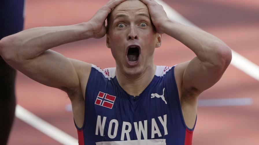 Se asombra a sí mismo. Hace historia en el atletismo