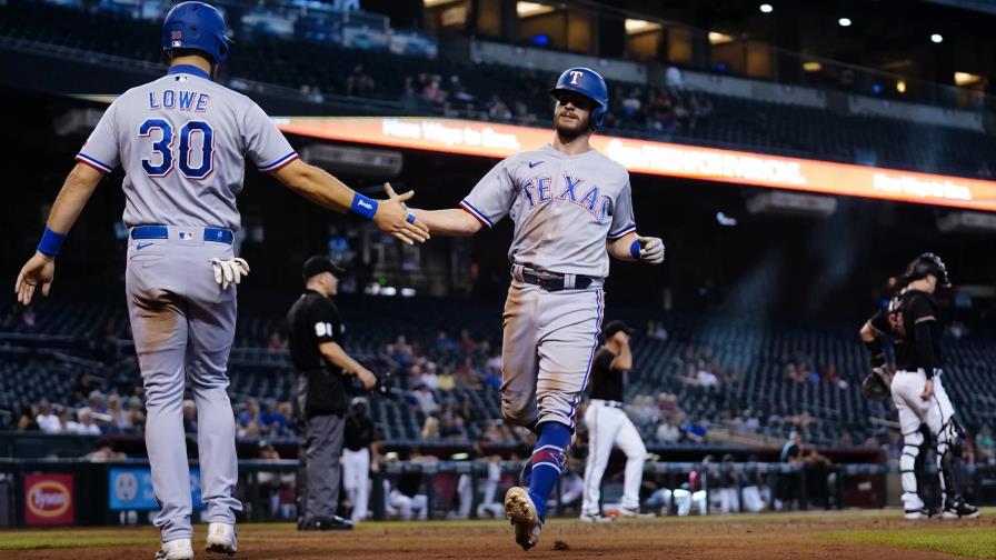 Rangers ganan en Arizona; hilan 4to triunfo