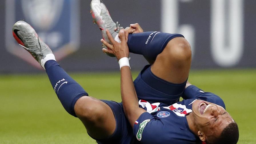 PSG conquista Copa de Francia, pero Mbappé se lesiona