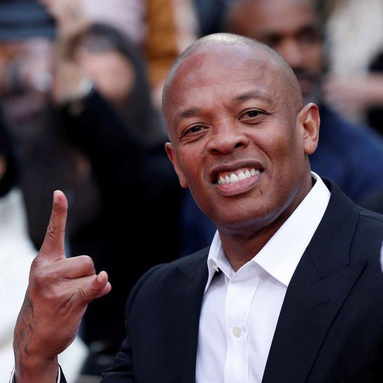 El rapero Dr. Dre salió del hospital 10 días después de su aneurisma