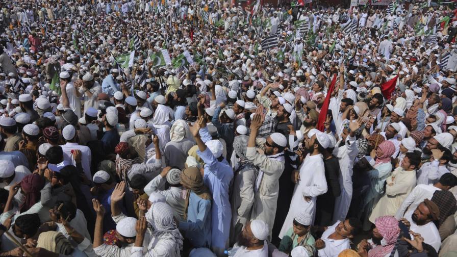 Arranca protesta multitudinaria contra gobierno de Pakistán