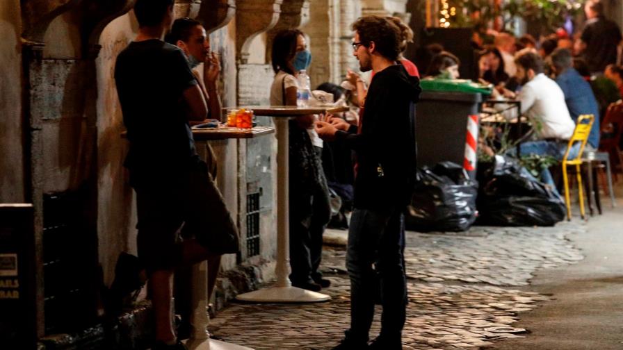 Italia reclutará a 60,000 voluntarios para controlar las aglomeraciones