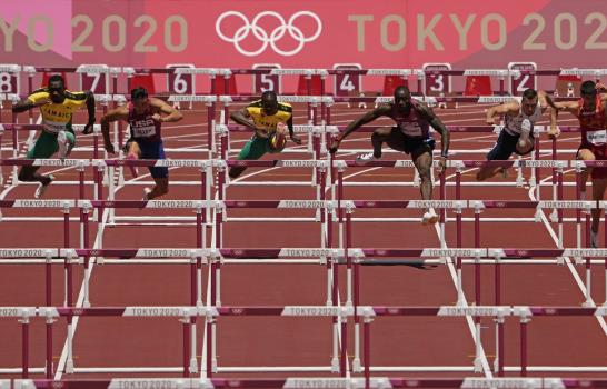 Un mal remate deja a Zambrano con plata en los 400