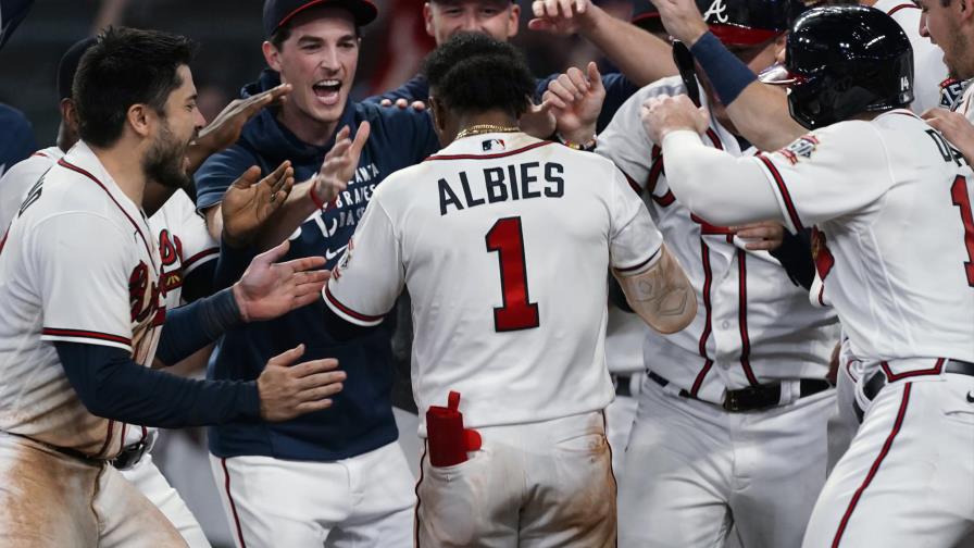 Albies dispara jonrón de 3 carreras; Bravos ganan en la 11ma