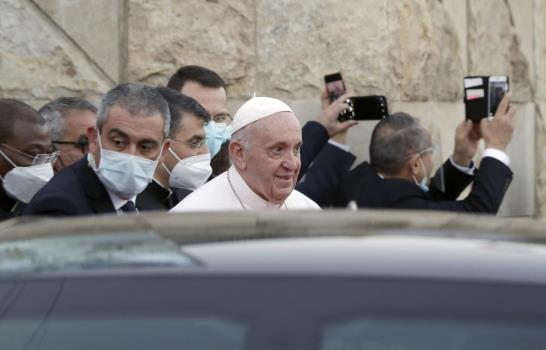 Papa y clérigo chií de Irak entregan mensaje de coexistencia
