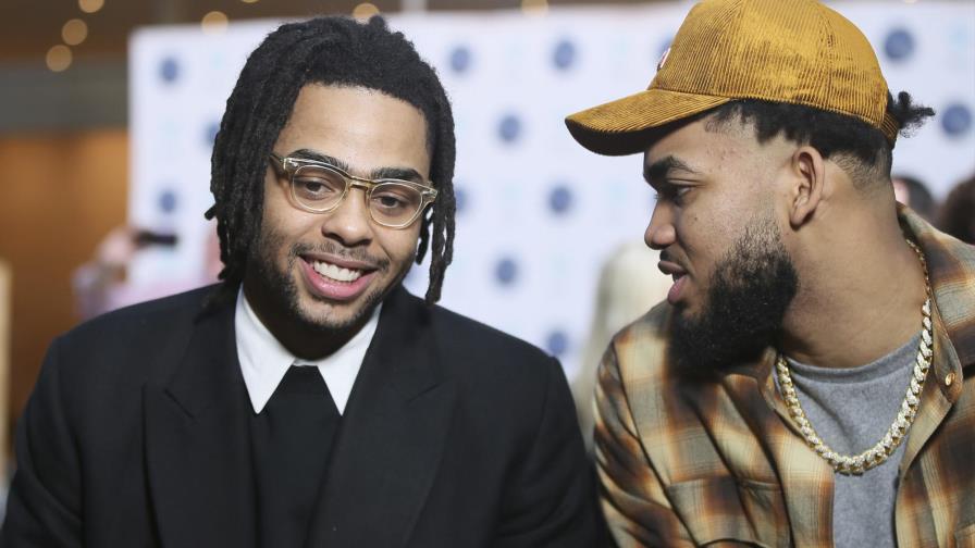Towns y Russell donarán entradas para ver a Wolves