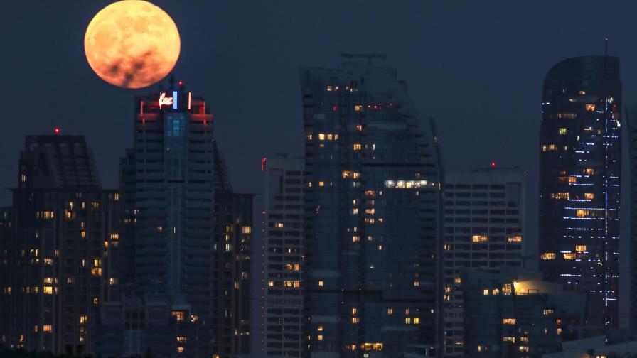 Erdogan inaugura gran mezquita nueva en Estambul Erdogan inaugura gran mezquita nueva en Estambul