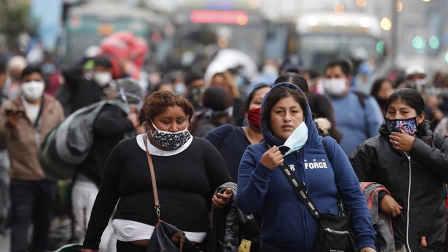 Perú reabre centros comerciales para salvar su economía colapsada por la pandemia