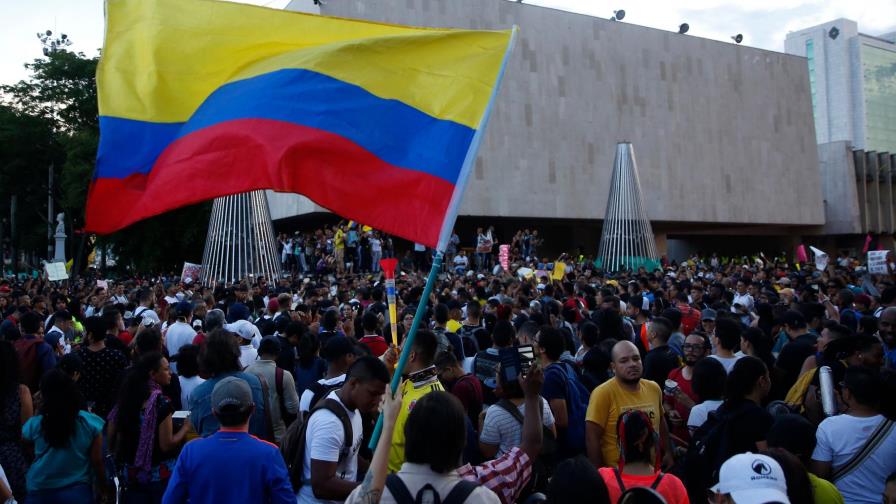 Decretan toque de queda en tres barrios populosos de Bogotá por vandalismo