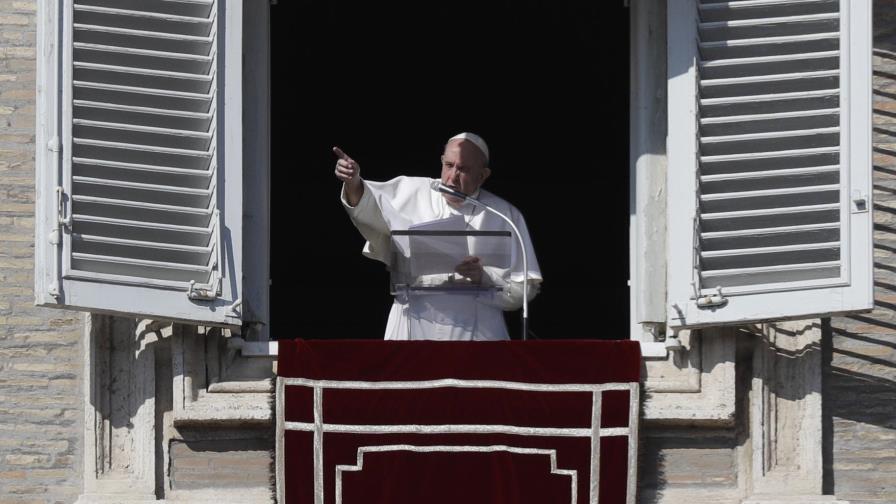 Repunte del virus vuelve a recluir las audiencias del papa