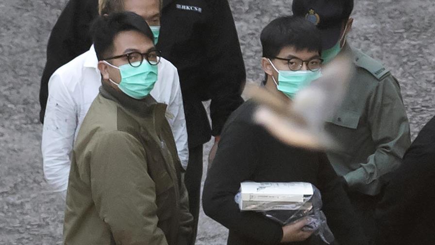 Hong Kong: penas de cárcel para activistas Wong, Chow y Lam