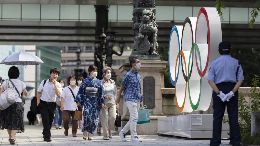 Atleta olímpico y un empleado dan positivo en Tokio