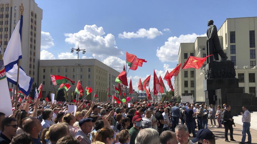 Bielorrusia: Marchas a favor y en contra del presidente