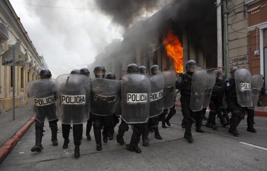 Repudian represión policial de las protestas en Guatemala