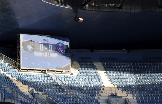 Francia reabre puertas de estadios de fútbol a aficionados