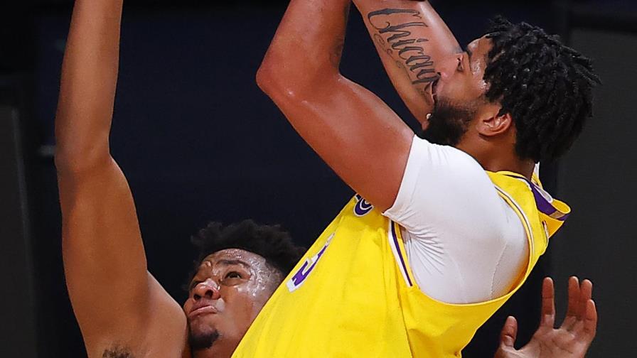 Lakers responden y empatan serie con Blazers Lakers responden y empatan serie con Blazers
