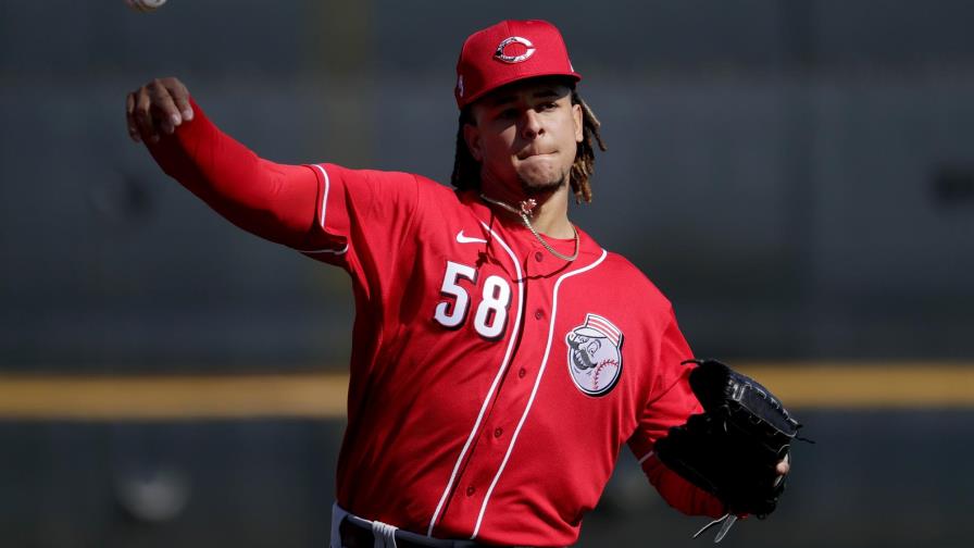 Luis Castillo: “Quiero conseguir tres objetivos, añadir el Cy Young y estar en los playoffs” Luis Castillo: “Quiero conseguir tres objetivos, añadir el Cy Young y estar en los playoffs”