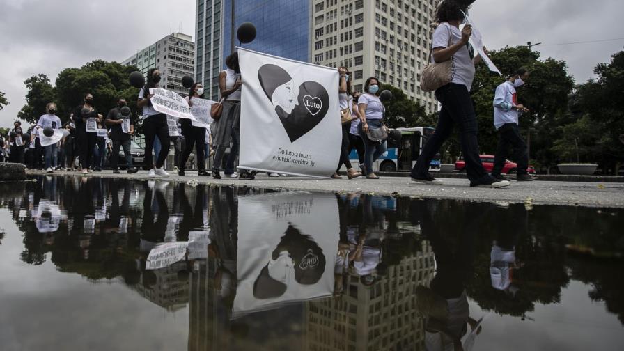 Brasil: Nivel más bajo de muertes de COVID desde abril 2020
