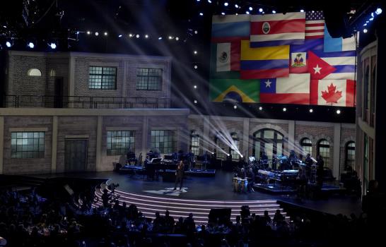 Estrellas latinas honran a Rubén Blades como Persona del Año