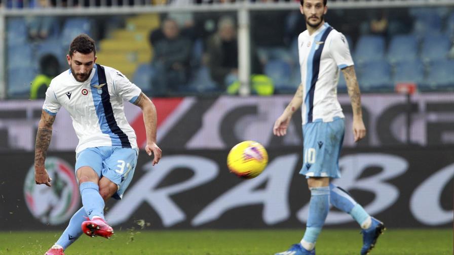Lazio gana a Genoa en Serie A; posponen 4 duelos por virus