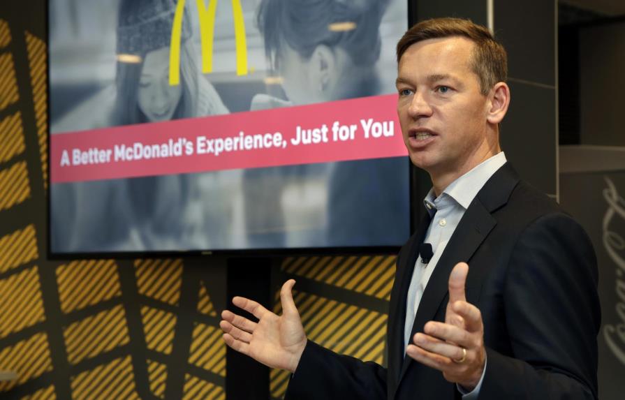 Critican a director de McDonalds por texto sobre tiroteo