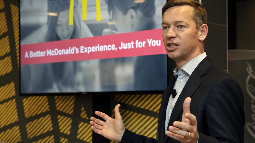 Critican a director de McDonalds por texto sobre tiroteo