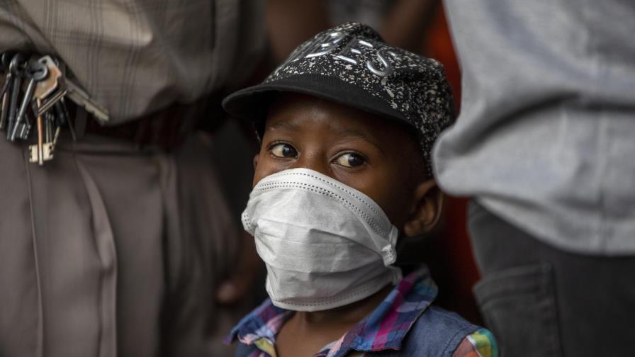 Sudáfrica inicia estricta cuarentena; tiene casi mil casos