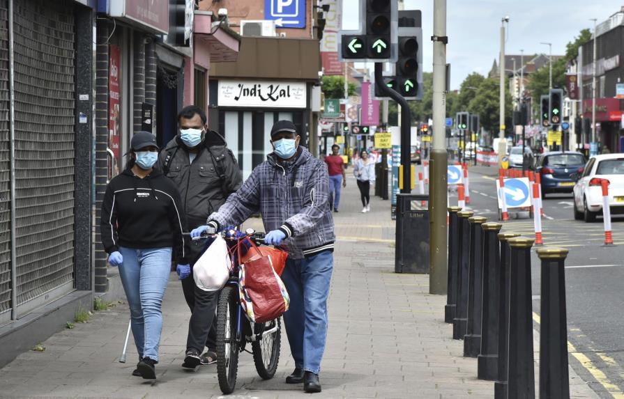 Reimponen cierre a ciudad británica de Leicester por brote