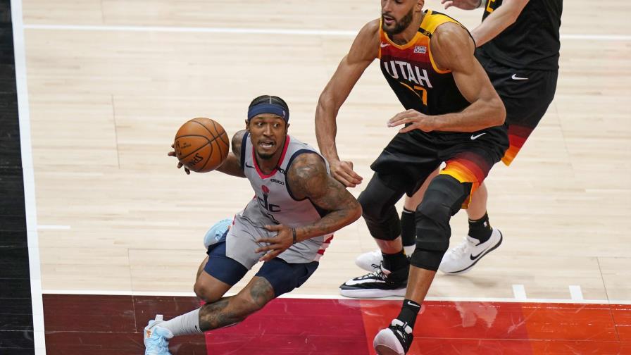 Wizards cortan racha impresionante de Jazz en casa