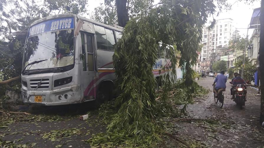 Ciclón causa estragos en zona costera de India y Bangladesh