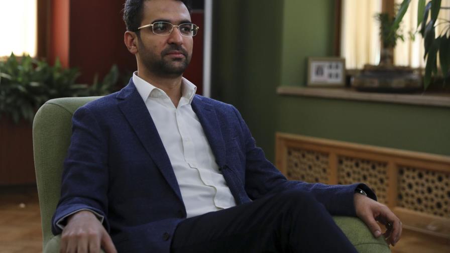 Ministro iraní acusado por negarse a bloquear redes sociales