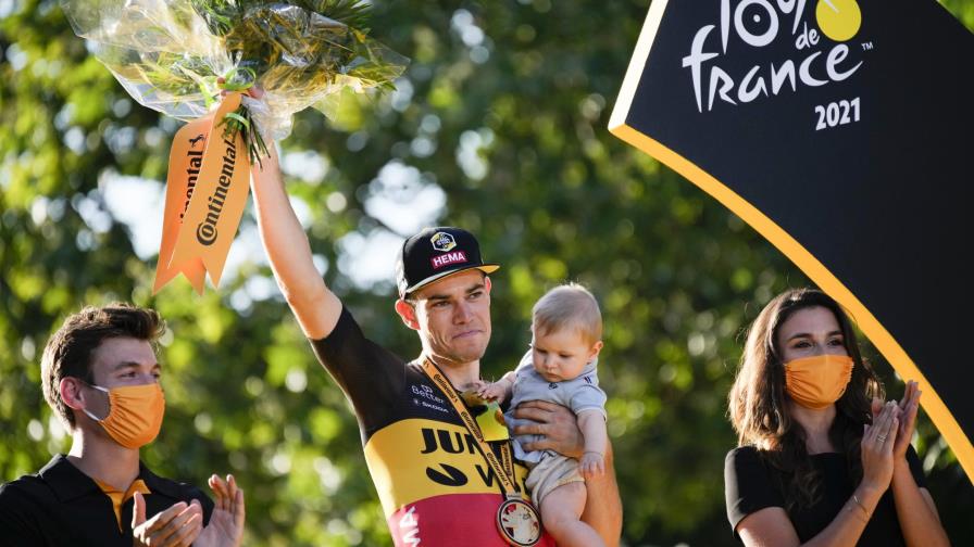 Ciclistas se dirigen a Tokio tras el Tour de Francia