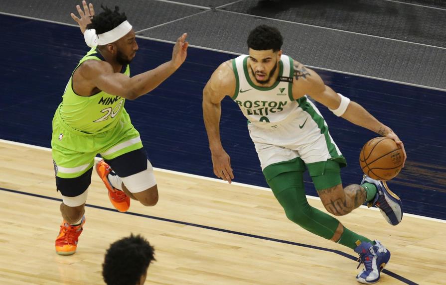 Sin equipo completo, Celtics superan a Timberwolves