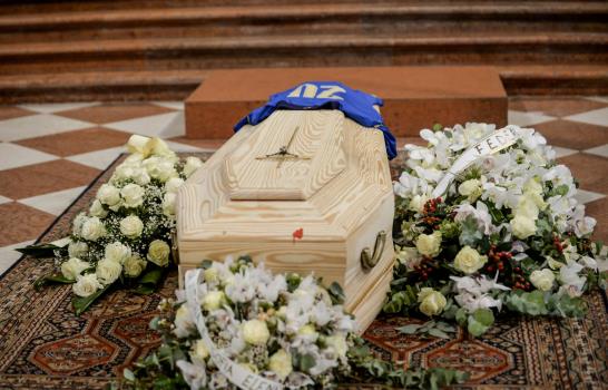 Realizan funeral de Paolo Rossi, héroe de Italia en Mundial Realizan funeral de Paolo Rossi, héroe de Italia en Mundial