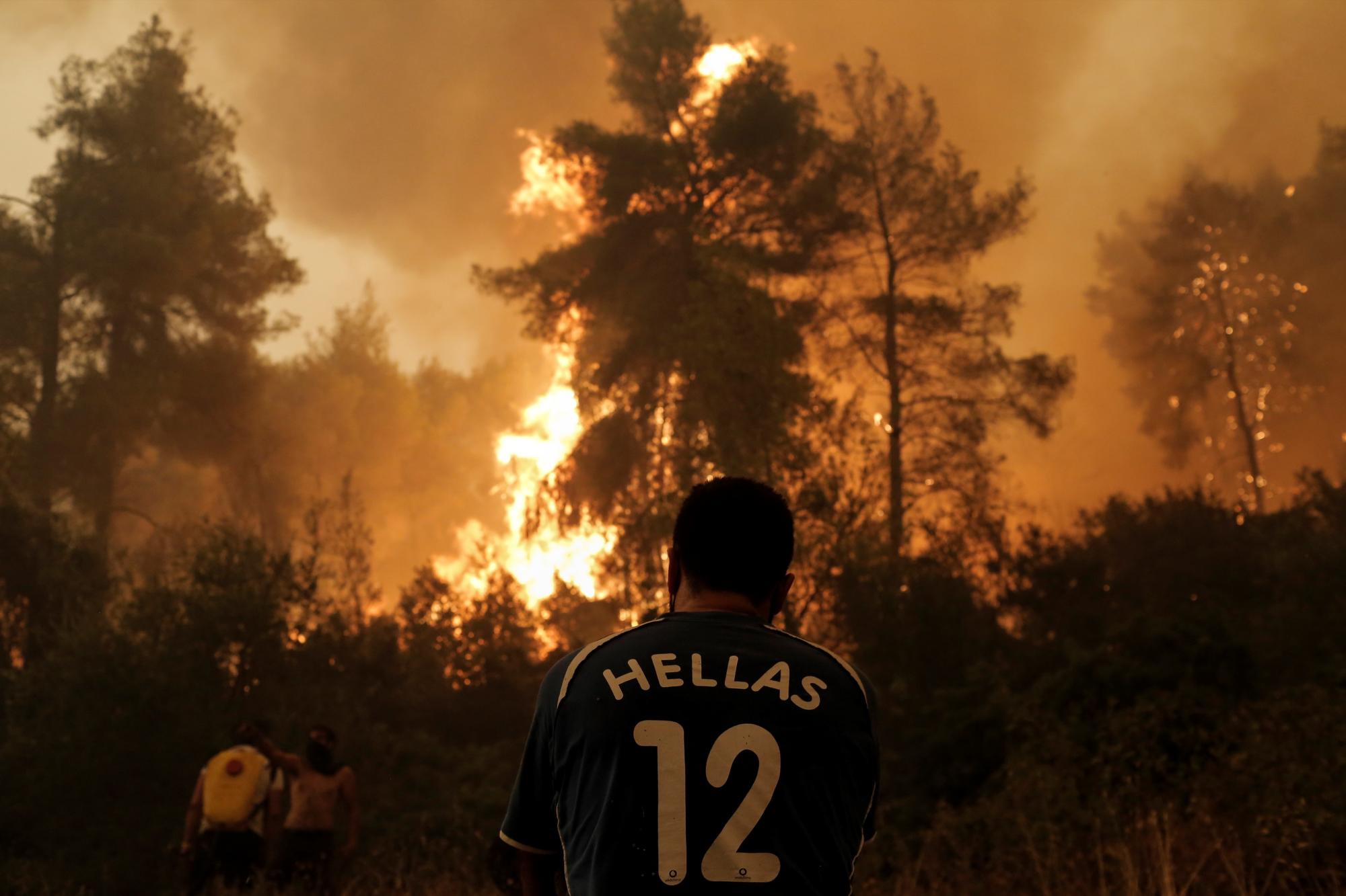 Devastadores incendios someten a Grecia bajo los efectos del cambio climático